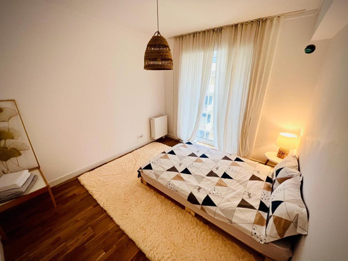 Exquisite - Two Bedroom Apartment Bucharest Exterior photo