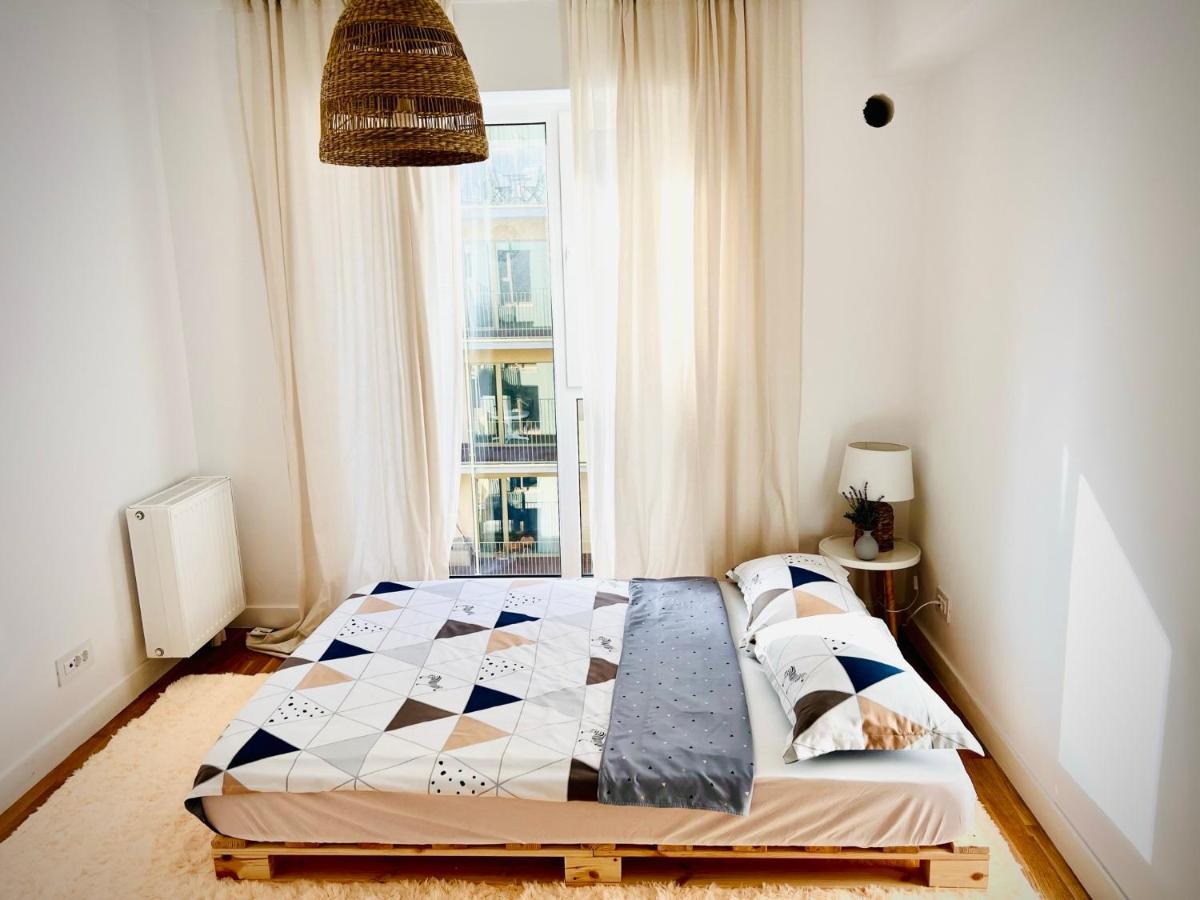 Exquisite - Two Bedroom Apartment Bucharest Exterior photo